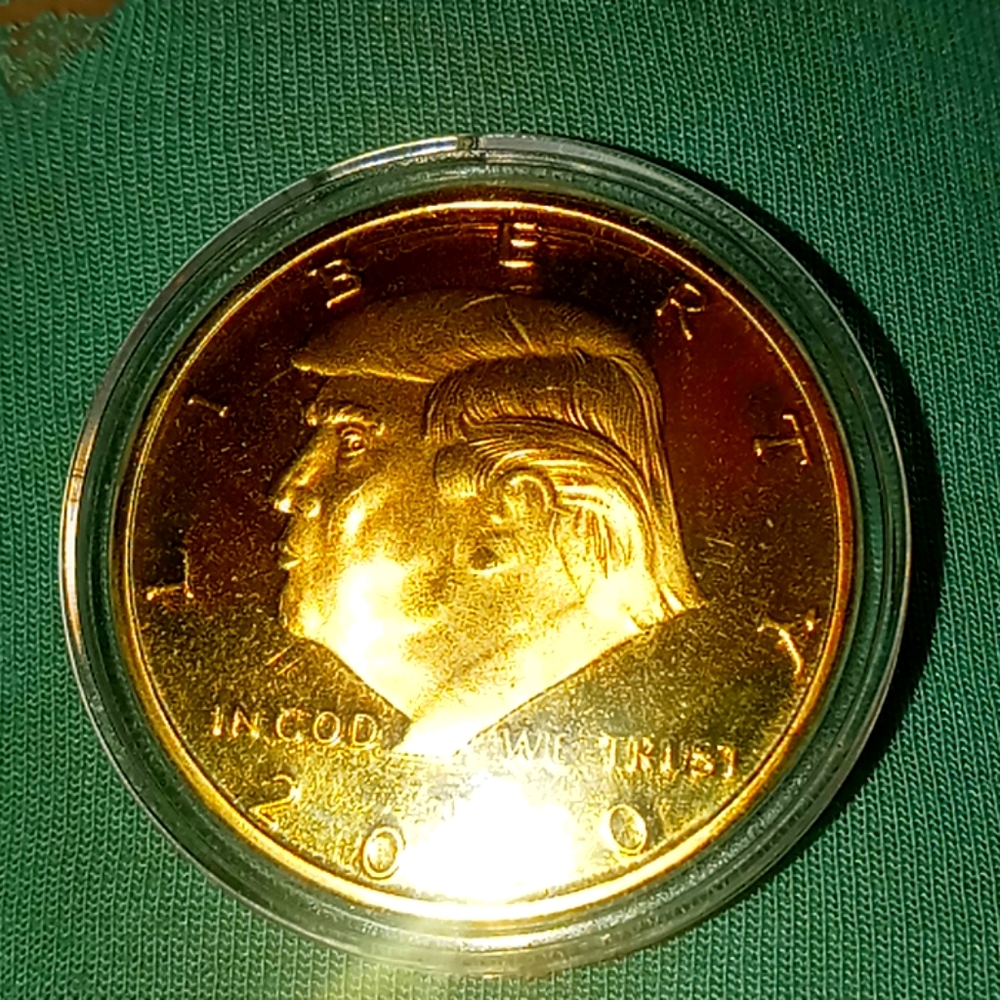 DONALD TRUMP GOLD COIN